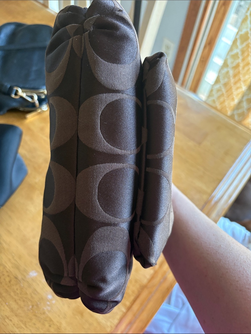 Coach 2009 Brown Signature Shoulder Bag - Picture 3 of 7